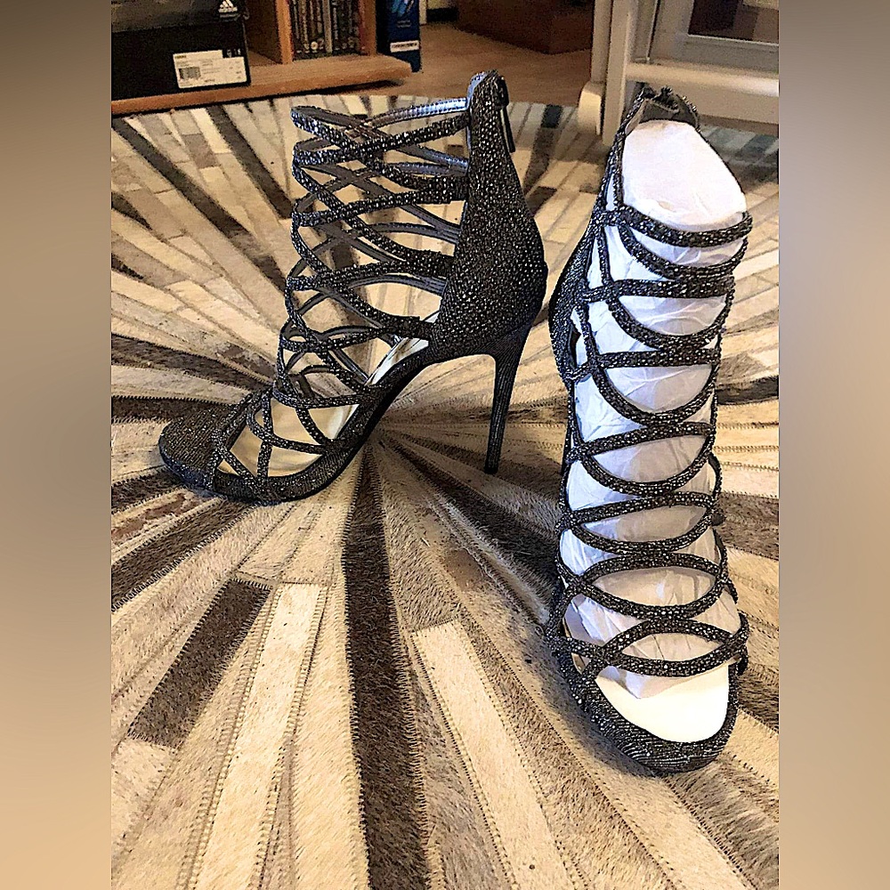 Jessica Simpson Pewter Razella Embellished Caged Pumps | Size 9.5 | NEW